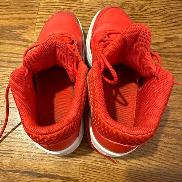 Boys Nike Jordans Red Sz 4.5 - Picture 6 of 7